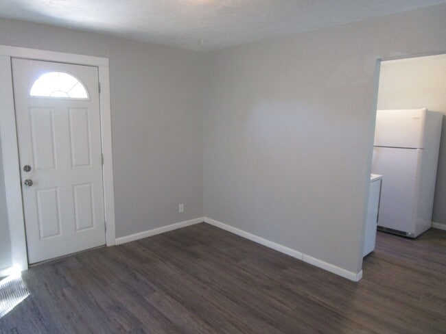 Building Photo - Bungalow in Heart of Prineville - Availabl...