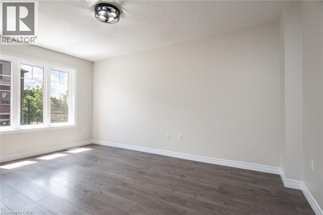 Building Photo - 70 Willowrun Dr