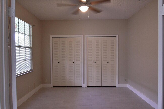 Foto del edificio - 118 Sims Creek Ct