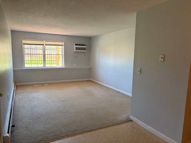 Building Photo - 804 White Cedar Blvd