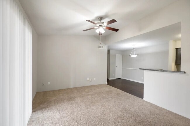 Foto del edificio - 2800 Ashford Trail Dr