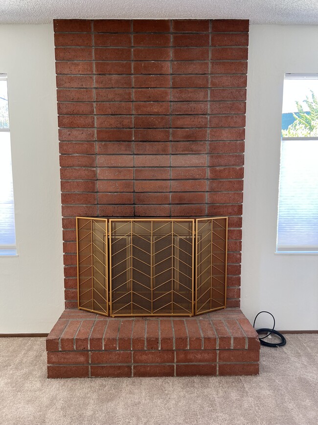 Living room - 2533 Spencer Pl