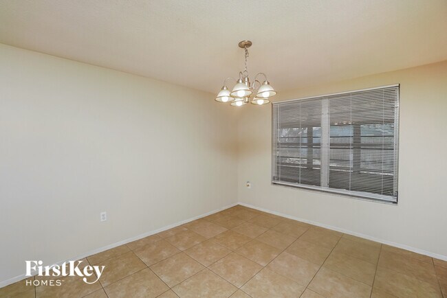 Foto del edificio - 10134 Oleander Dr