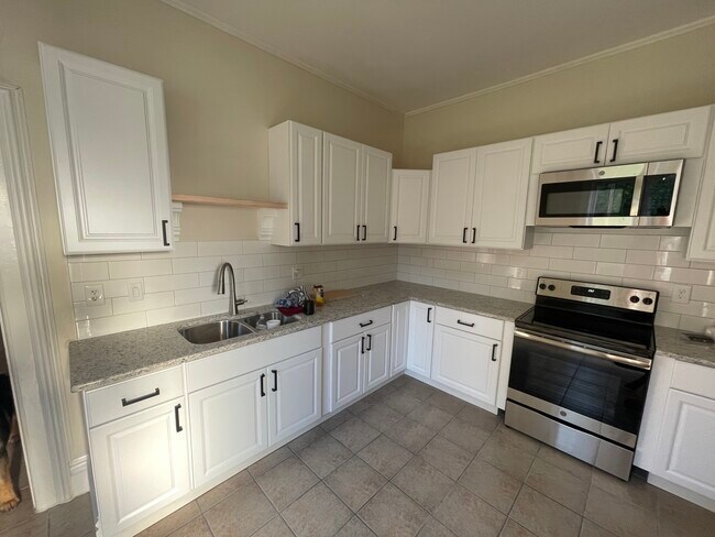 Kitchen - 9 Glen Arden Ln