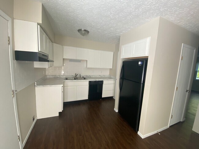 Foto del edificio - 4837 Jeannette Rd