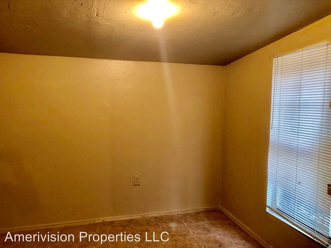Building Photo - 2 br, 1 bath House - 637 Norwood Ct Apt