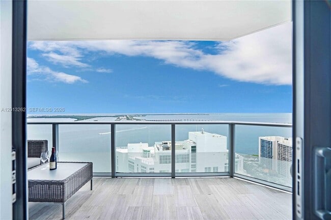 Foto del edificio - 1300 Brickell Bay Dr
