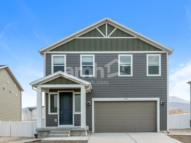 Building Photo - 1347 W Mahogany St