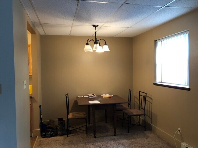 Dining area - 919 Brooklawn Dr