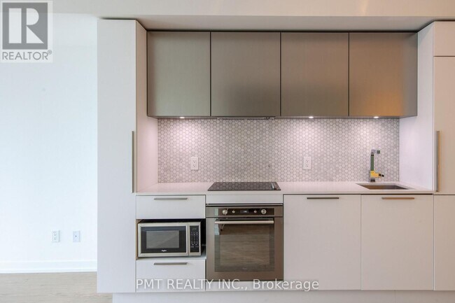 Building Photo - 85 Wood St