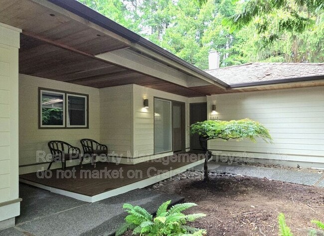 Building Photo - 8874 Bald Eagle Dr