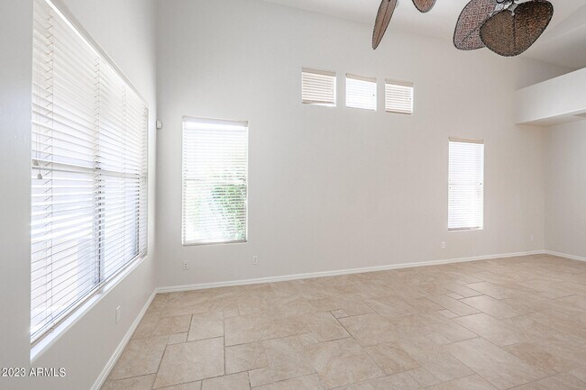 Building Photo - 5105 N 34th Pl