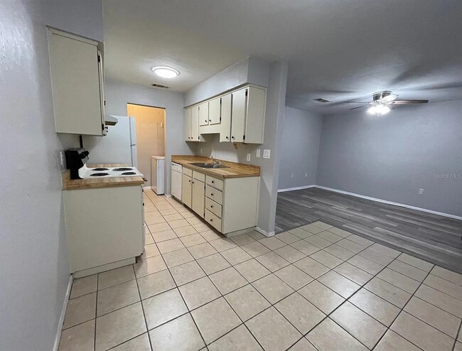 Foto del edificio - 2210 SW 70th Terrace