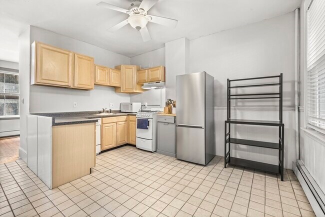 Building Photo - 22 Irving St