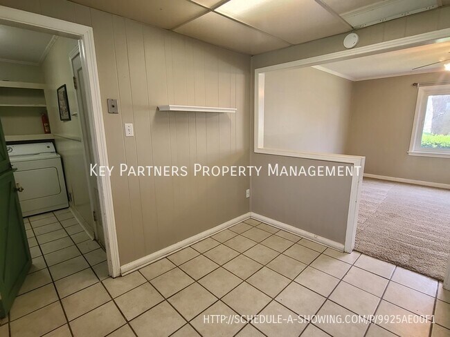 Building Photo - 7510 High Drive - Great 3 Bedroom Ranch!