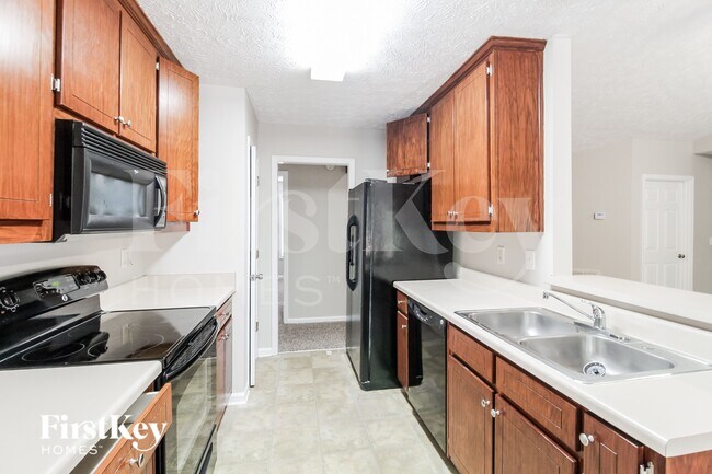 Foto del edificio - 4871 Candler Pond Rd