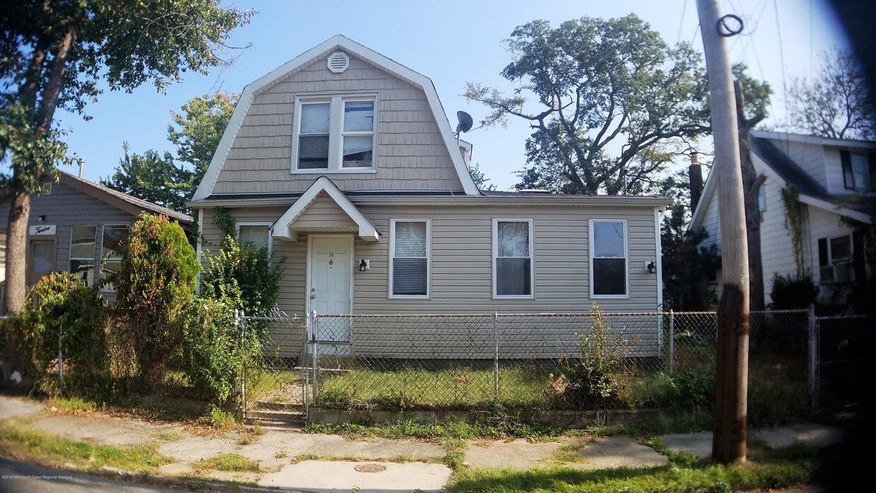 Primary Photo - 14 Campview Ave