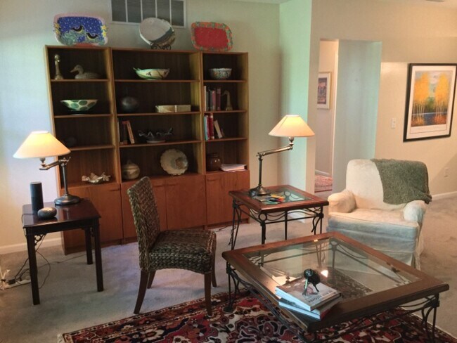 Foto del edificio - 1123 Joyce Ln