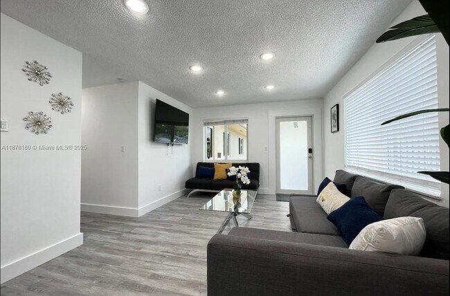 Foto del edificio - 11106 SW 4th St