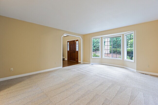 Foto del edificio - 695 Jasmine Pl NW