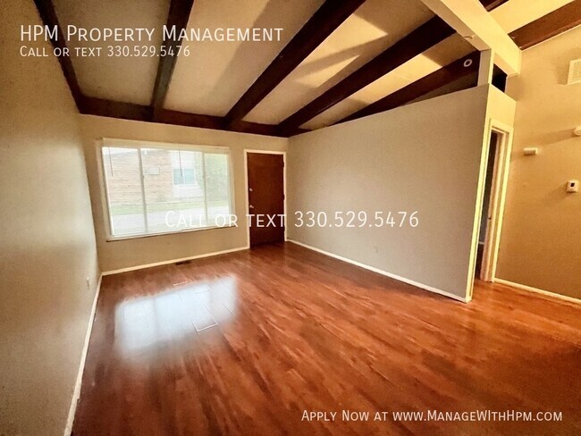 Foto del edificio - 873 Bryant Ave