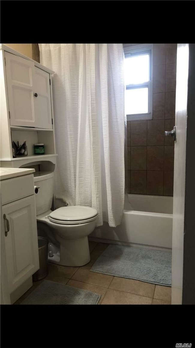 Foto del edificio - 1 bedroom in Wantagh NY 11793