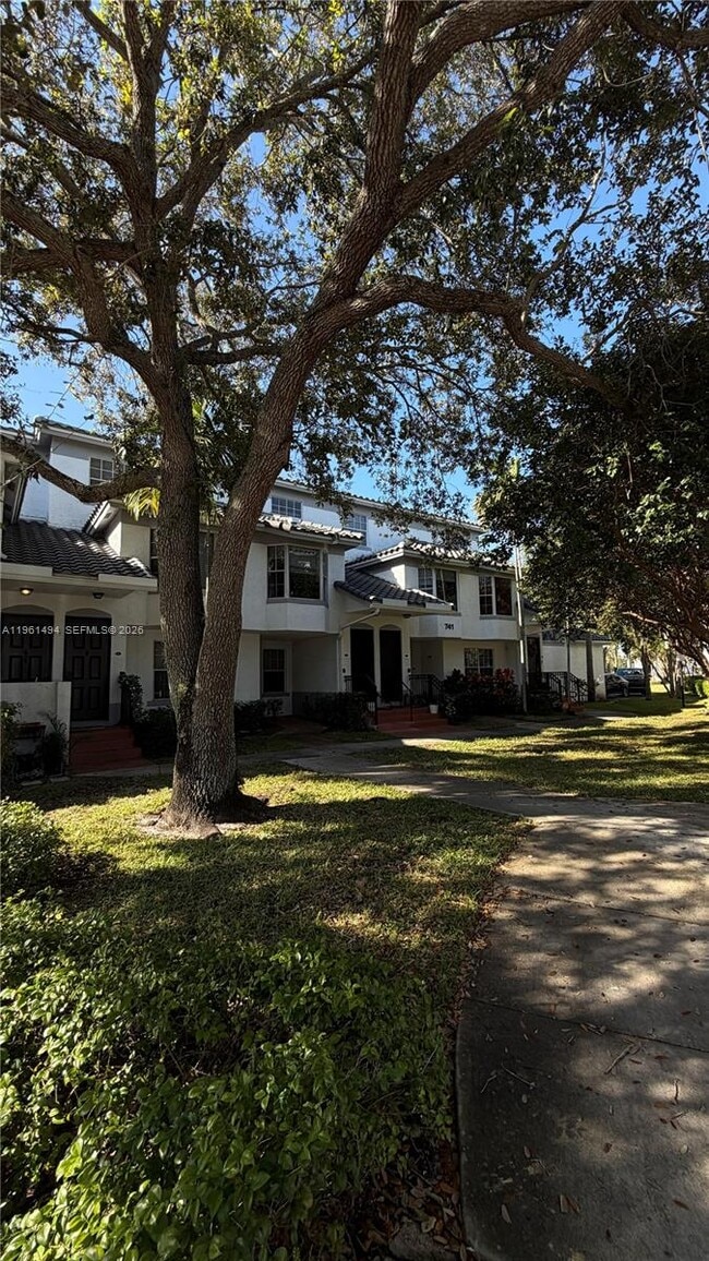 Foto del edificio - 741 SW 148th Ave