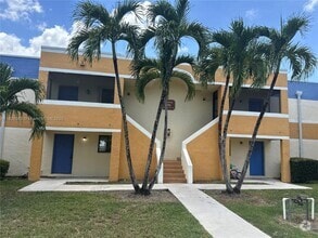 Building Photo - 185 Lakeview Dr