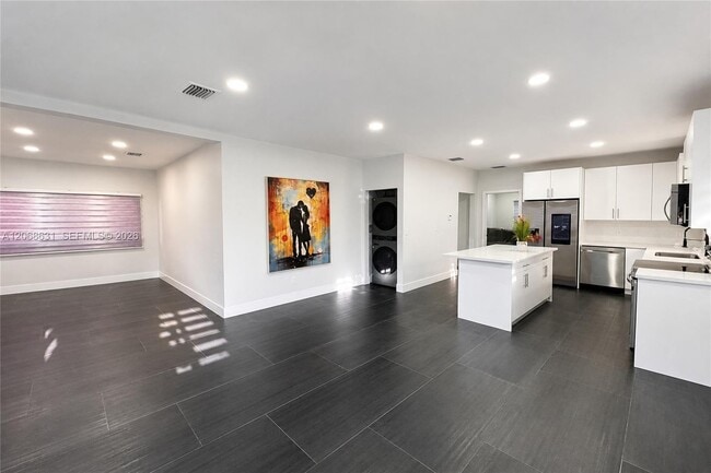 Foto del edificio - 68 NW 47th St