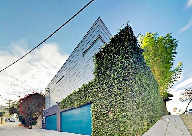 Foto del edificio - 1444 Mohawk St