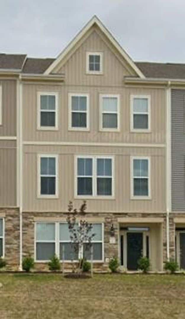 Building Photo - 360 Coastal Ave