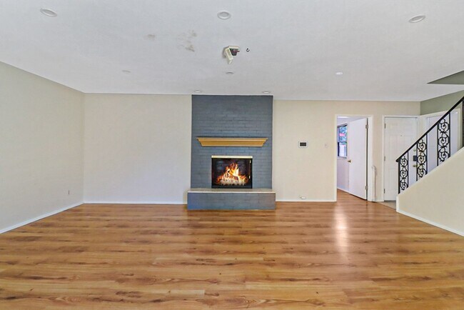 Foto del edificio - 2435 E 17th St