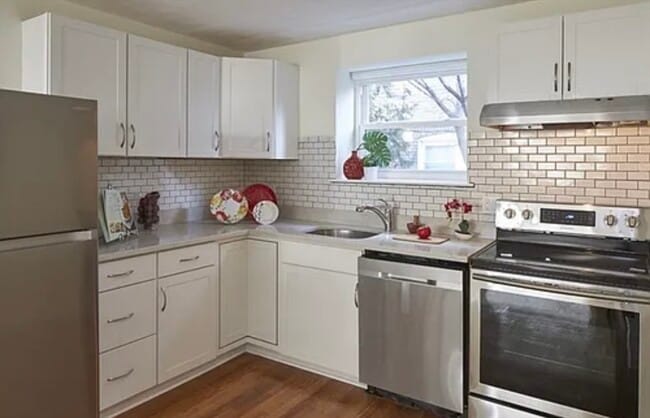 Foto del edificio - 104 Trowbridge St