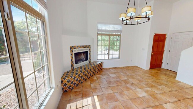 Foto del edificio - 4255 Juniper Hill Ln