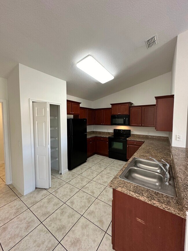 Building Photo - 4030 Marina Isle Dr, Kissimmee, FL 34746