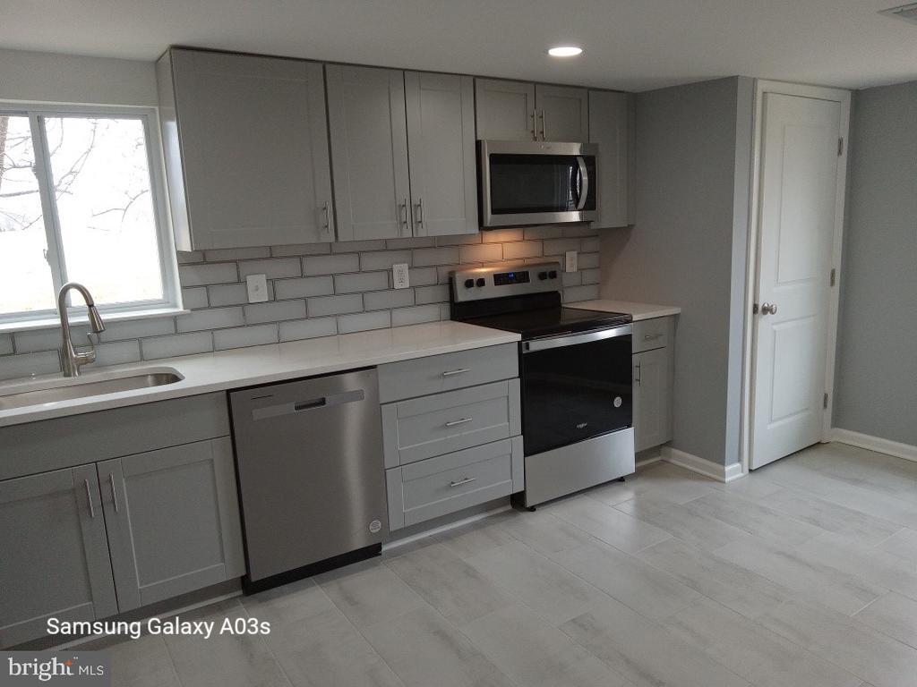 37303 Grass Roots Ln Unit A MAIN FLOOR, Purcellville, VA 20132 Room for Rent in