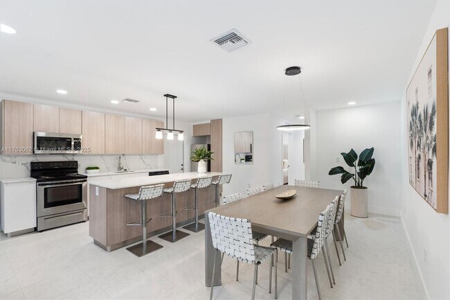 Foto del edificio - 1212 NW 6th Ct