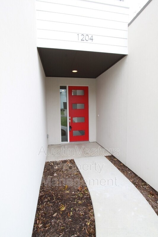 Building Photo - 1204 Cometa St