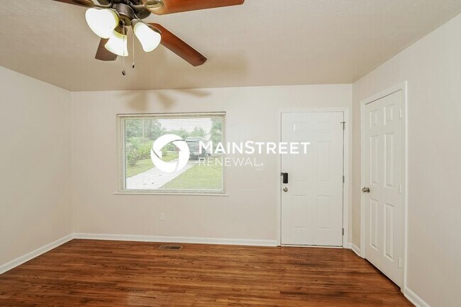 Building Photo - 3 Bedroom Pet-Friendly Home in Leeds, AL with Main Street Renewal