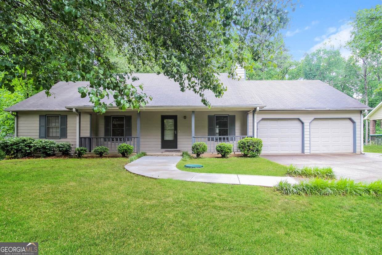 Primary Photo - 225 Hollis Cir