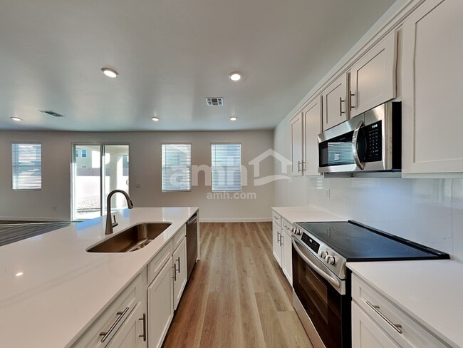 Building Photo - 6482 E Paseo Alga