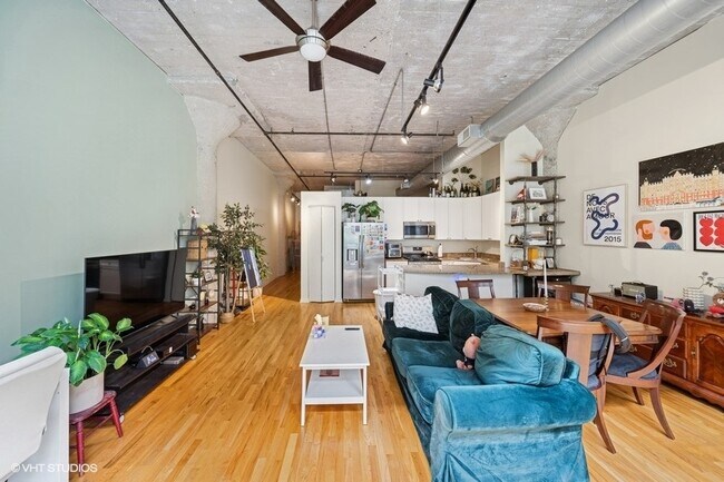 Foto del edificio - 900 N Kingsbury St