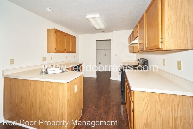 Building Photo - 3 br, 2.5 bath House - 5028 Clarkson Dr