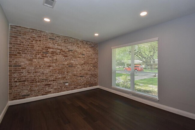 Building Photo - 10607 Meadow Lake Ln