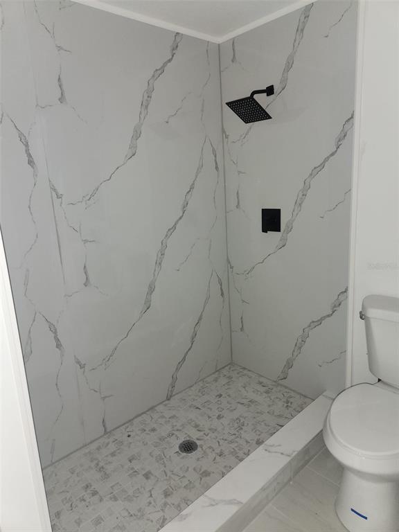 Foto del edificio - 1216 Emeralda Rd