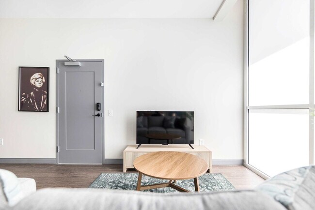 Building Photo - 781 Spring St