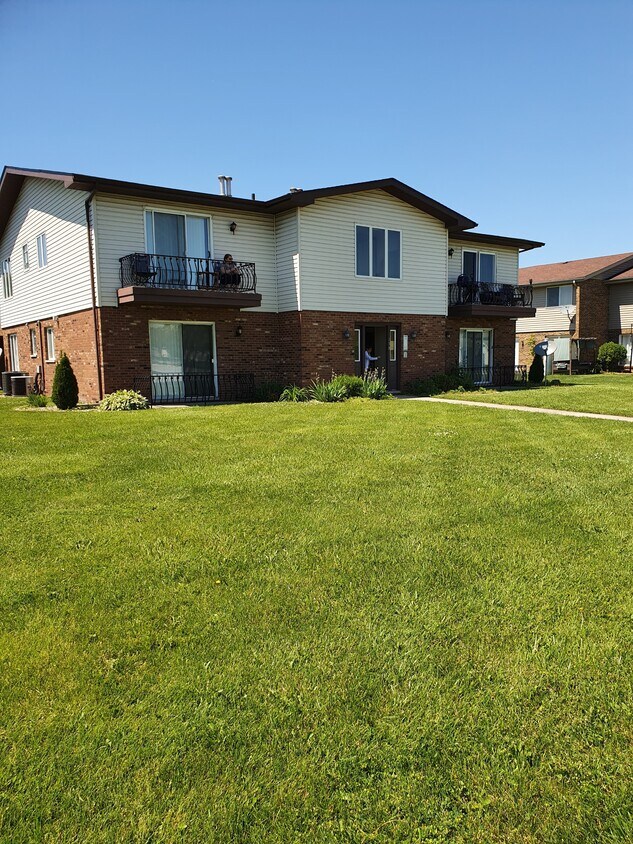 Foto principal - 138 Plum Creek Dr