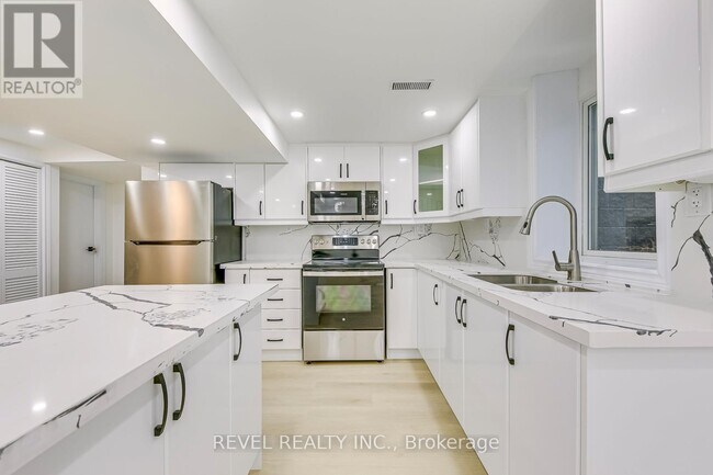 Photo du bâtiment - 6701 Snow Goose Ln