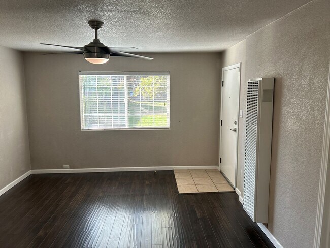 Foto del edificio - 943 Shearer St