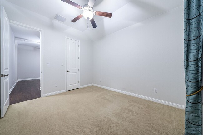 Building Photo - 1228 Falling Hills Dr